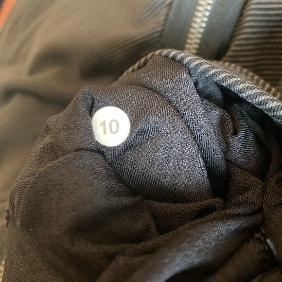 Lululemon zip jacket 10 - Picture 4 of 4